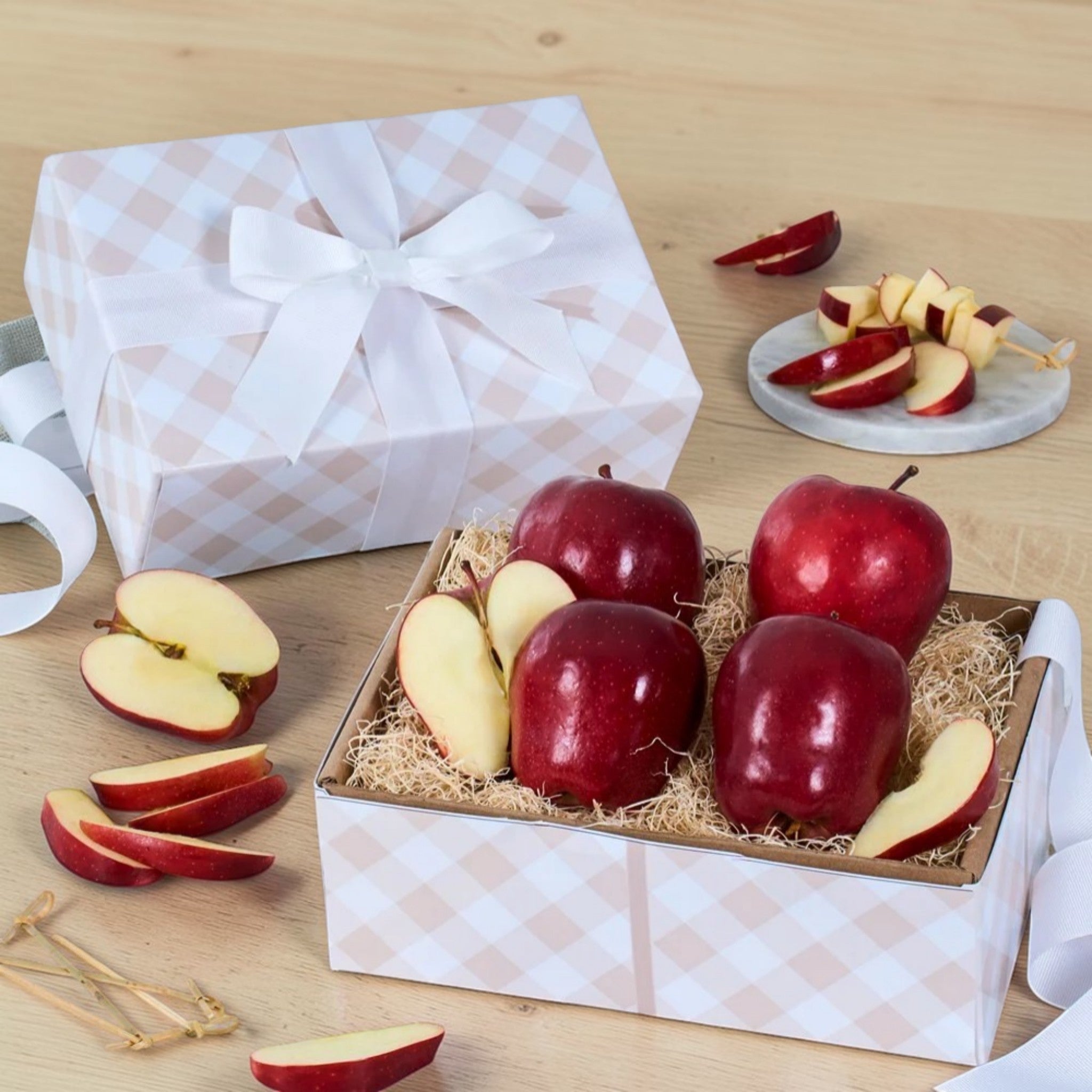 crisp-red-apples-fruit-gift-box